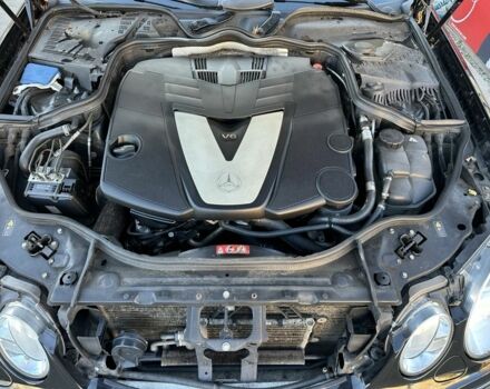 Черный Мерседес Е-Класс, объемом двигателя 3 л и пробегом 378 тыс. км за 10000 $, фото 8 на Automoto.ua