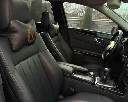 Черный Мерседес Е-Класс, объемом двигателя 2.14 л и пробегом 360 тыс. км за 12100 $, фото 9 на Automoto.ua