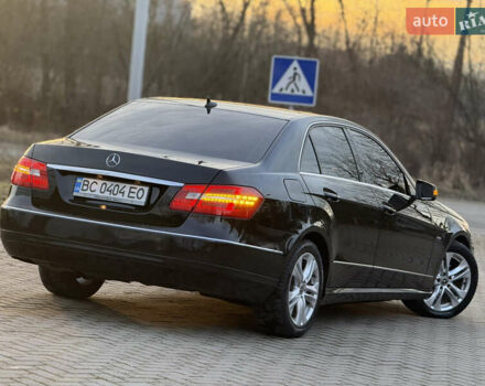 Чорний Мерседес Е-Клас, об'ємом двигуна 2.14 л та пробігом 337 тис. км за 12250 $, фото 17 на Automoto.ua