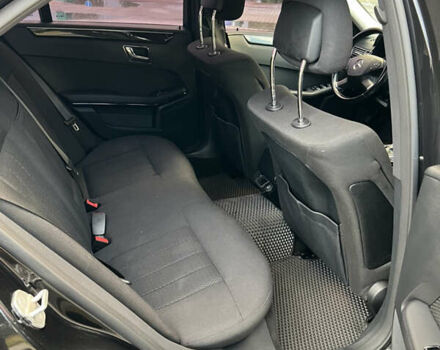 Черный Мерседес Е-Класс, объемом двигателя 2.2 л и пробегом 320 тыс. км за 12300 $, фото 27 на Automoto.ua