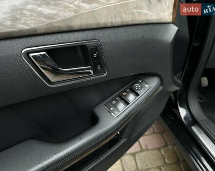 Черный Мерседес Е-Класс, объемом двигателя 2.14 л и пробегом 325 тыс. км за 13000 $, фото 30 на Automoto.ua