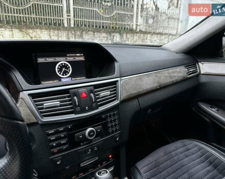 Черный Мерседес Е-Класс, объемом двигателя 2.14 л и пробегом 325 тыс. км за 13000 $, фото 46 на Automoto.ua