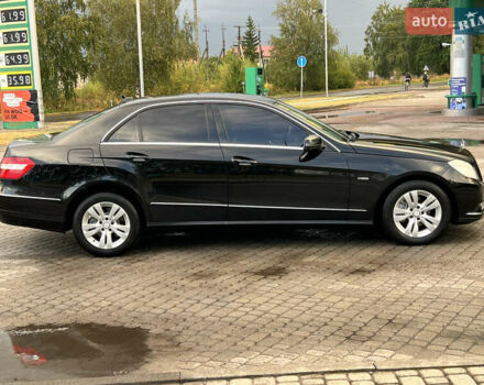 Черный Мерседес Е-Класс, объемом двигателя 2.2 л и пробегом 320 тыс. км за 12300 $, фото 7 на Automoto.ua