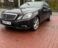 Черный Мерседес Е-Класс, объемом двигателя 2.2 л и пробегом 262 тыс. км за 10500 $, фото 1 на Automoto.ua