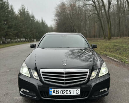 Черный Мерседес Е-Класс, объемом двигателя 2.2 л и пробегом 230 тыс. км за 11400 $, фото 1 на Automoto.ua