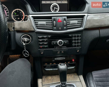 Черный Мерседес Е-Класс, объемом двигателя 2.14 л и пробегом 325 тыс. км за 13000 $, фото 41 на Automoto.ua