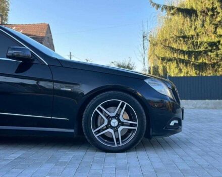 Чорний Мерседес Е-Клас, об'ємом двигуна 3 л та пробігом 218 тис. км за 15000 $, фото 5 на Automoto.ua