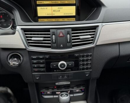 Чорний Мерседес Е-Клас, об'ємом двигуна 2.1 л та пробігом 310 тис. км за 10499 $, фото 5 на Automoto.ua