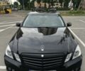 Черный Мерседес Е-Класс, объемом двигателя 2.1 л и пробегом 299 тыс. км за 11300 $, фото 3 на Automoto.ua