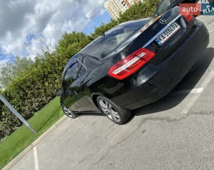 Черный Мерседес Е-Класс, объемом двигателя 2.2 л и пробегом 327 тыс. км за 10999 $, фото 10 на Automoto.ua