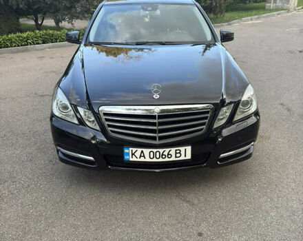 Чорний Мерседес Е-Клас, об'ємом двигуна 2.2 л та пробігом 235 тис. км за 16000 $, фото 1 на Automoto.ua