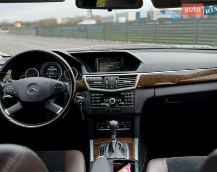 Чорний Мерседес Е-Клас, об'ємом двигуна 2.14 л та пробігом 342 тис. км за 10600 $, фото 10 на Automoto.ua