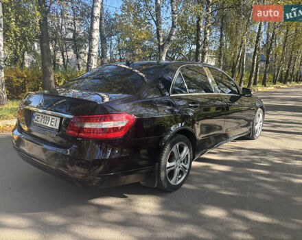 Черный Мерседес Е-Класс, объемом двигателя 2.14 л и пробегом 395 тыс. км за 11700 $, фото 4 на Automoto.ua
