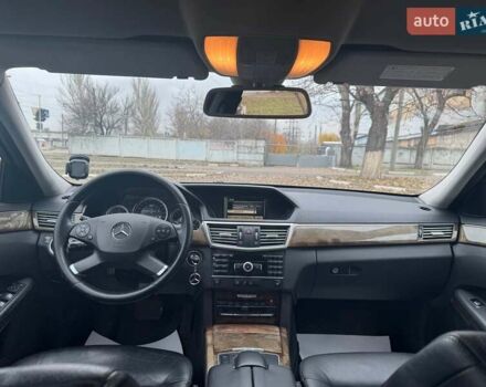 Чорний Мерседес Е-Клас, об'ємом двигуна 3 л та пробігом 241 тис. км за 10190 $, фото 17 на Automoto.ua