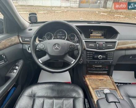 Чорний Мерседес Е-Клас, об'ємом двигуна 3 л та пробігом 241 тис. км за 10190 $, фото 15 на Automoto.ua