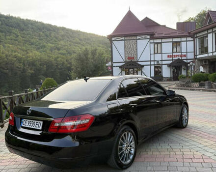 Мерседес Е-Класс 2010 в Черновцах на Automoto.ua Черный Мерседес Е-Класс, объемом двигателя 2.14 л и пробегом 326 тыс. км за 12500 $, фото 4 на Automoto.ua