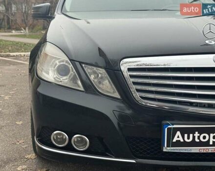 Чорний Мерседес Е-Клас, об'ємом двигуна 3 л та пробігом 241 тис. км за 10190 $, фото 8 на Automoto.ua