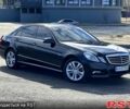 Черный Мерседес Е-Класс, объемом двигателя 2.1 л и пробегом 253 тыс. км за 14899 $, фото 1 на Automoto.ua