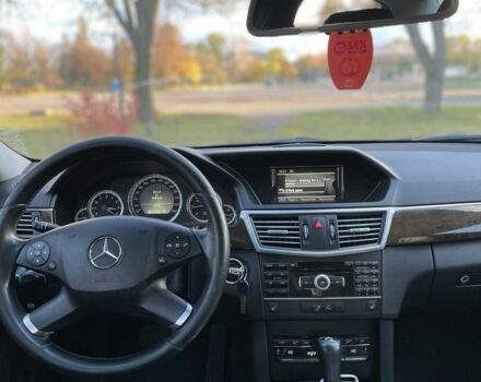 Мерседес Е-Клас 2010 у Чугуеве на Automoto.ua Чорний Мерседес Е-Клас, об'ємом двигуна 2.1 л та пробігом 390 тис. км за 7599 $, фото 8 на Automoto.ua