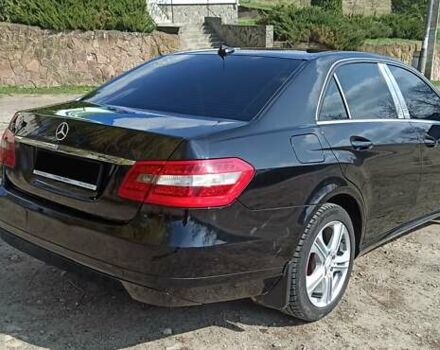 Черный Мерседес Е-Класс, объемом двигателя 2.1 л и пробегом 390 тыс. км за 11200 $, фото 12 на Automoto.ua