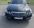 Черный Мерседес Е-Класс, объемом двигателя 1.8 л и пробегом 300 тыс. км за 10500 $, фото 1 на Automoto.ua