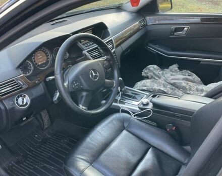 Мерседес Е-Клас 2010 у Чугуеве на Automoto.ua Чорний Мерседес Е-Клас, об'ємом двигуна 2.1 л та пробігом 390 тис. км за 7599 $, фото 9 на Automoto.ua