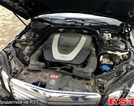 Чорний Мерседес Е-Клас, об'ємом двигуна 3.5 л та пробігом 130 тис. км за 16100 $, фото 4 на Automoto.ua