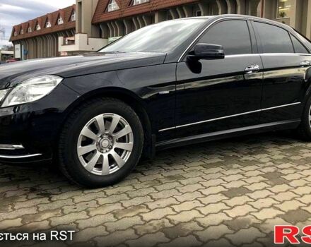 Чорний Мерседес Е-Клас, об'ємом двигуна 3.5 л та пробігом 130 тис. км за 16100 $, фото 2 на Automoto.ua