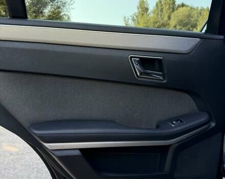 Черный Мерседес Е-Класс, объемом двигателя 2.14 л и пробегом 262 тыс. км за 13950 $, фото 17 на Automoto.ua