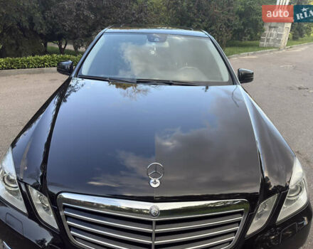 Чорний Мерседес Е-Клас, об'ємом двигуна 2.2 л та пробігом 235 тис. км за 16000 $, фото 6 на Automoto.ua