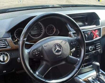 Черный Мерседес Е-Класс, объемом двигателя 2.1 л и пробегом 390 тыс. км за 11200 $, фото 24 на Automoto.ua