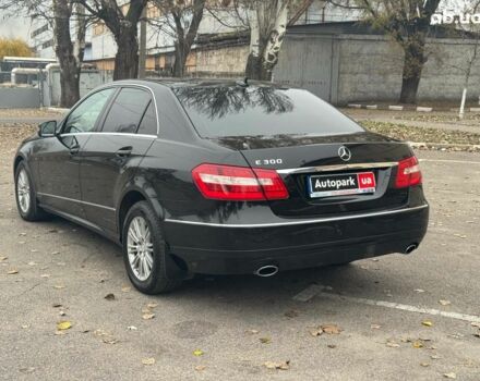 Чорний Мерседес Е-Клас, об'ємом двигуна 3 л та пробігом 241 тис. км за 10190 $, фото 2 на Automoto.ua