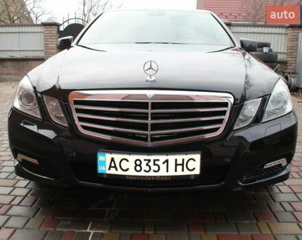 Чорний Мерседес Е-Клас, об'ємом двигуна 3 л та пробігом 255 тис. км за 13900 $, фото 1 на Automoto.ua