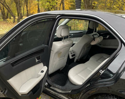 Мерседес Е-Клас 2010 у Луцьку на Automoto.ua Чорний Мерседес Е-Клас, об'ємом двигуна 2.99 л та пробігом 233 тис. км за 16500 $, фото 13 на Automoto.ua