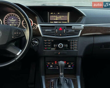 Мерседес Е-Клас 2010 у Ужгороді на Automoto.ua Чорний Мерседес Е-Клас, об'ємом двигуна 2.14 л та пробігом 340 тис. км за 10200 $, фото 10 на Automoto.ua