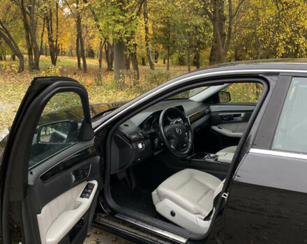 Мерседес Е-Клас 2010 у Луцьку на Automoto.ua Чорний Мерседес Е-Клас, об'ємом двигуна 2.99 л та пробігом 233 тис. км за 16500 $, фото 9 на Automoto.ua