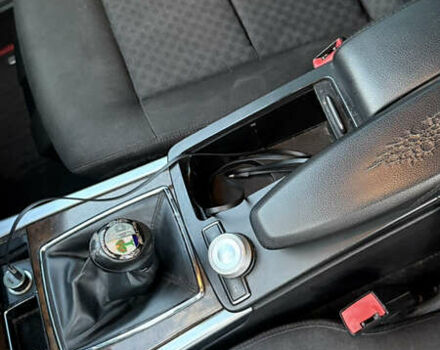 Черный Мерседес Е-Класс, объемом двигателя 2.2 л и пробегом 305 тыс. км за 10000 $, фото 17 на Automoto.ua