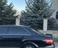 Черный Мерседес Е-Класс, объемом двигателя 2.1 л и пробегом 305 тыс. км за 12999 $, фото 4 на Automoto.ua