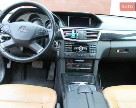 Чорний Мерседес Е-Клас, об'ємом двигуна 3 л та пробігом 255 тис. км за 13900 $, фото 11 на Automoto.ua