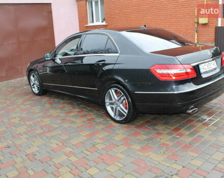 Чорний Мерседес Е-Клас, об'ємом двигуна 3 л та пробігом 255 тис. км за 13900 $, фото 5 на Automoto.ua