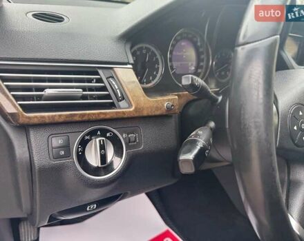 Чорний Мерседес Е-Клас, об'ємом двигуна 3 л та пробігом 241 тис. км за 10190 $, фото 22 на Automoto.ua