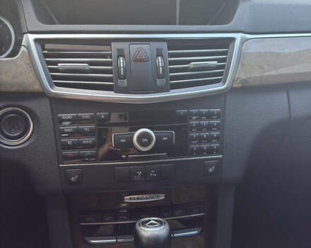 Чорний Мерседес Е-Клас, об'ємом двигуна 2.2 л та пробігом 235 тис. км за 16000 $, фото 12 на Automoto.ua