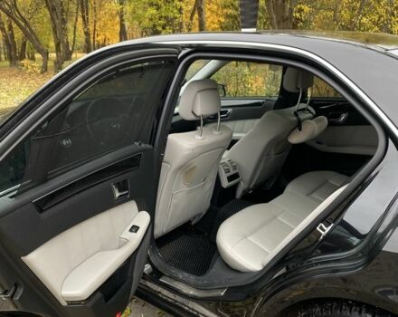 Мерседес Е-Клас 2010 у Луцьку на Automoto.ua Чорний Мерседес Е-Клас, об'ємом двигуна 3 л та пробігом 235 тис. км за 16500 $, фото 5 на Automoto.ua