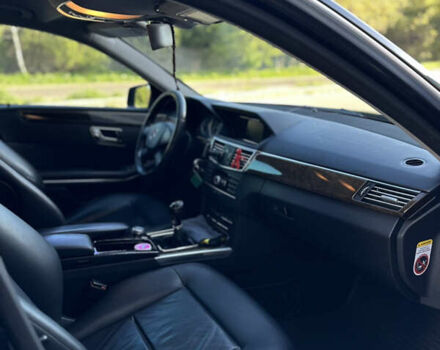 Черный Мерседес Е-Класс, объемом двигателя 2.2 л и пробегом 360 тыс. км за 12700 $, фото 14 на Automoto.ua