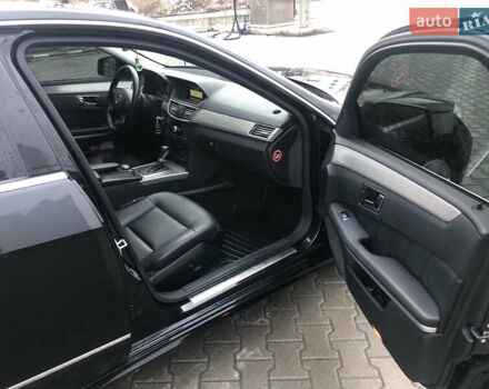 Мерседес Е-Класс 2010 в Львове на Automoto.ua Черный Мерседес Е-Класс, объемом двигателя 2.15 л и пробегом 158 тыс. км за 16500 $, фото 5 на Automoto.ua