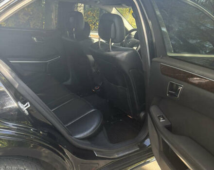 Черный Мерседес Е-Класс, объемом двигателя 2.14 л и пробегом 395 тыс. км за 11700 $, фото 17 на Automoto.ua