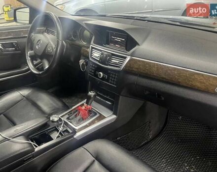 Мерседес Е-Клас 2010 у Одесі на Automoto.ua Чорний Мерседес Е-Клас, об'ємом двигуна 2.2 л та пробігом 400 тис. км за 11000 $, фото 5 на Automoto.ua