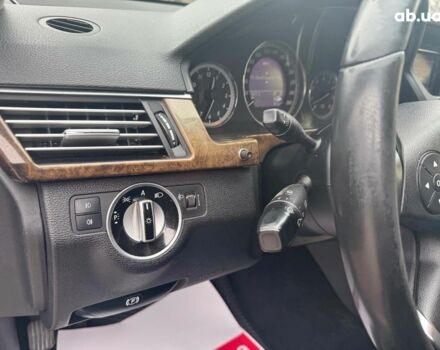 Чорний Мерседес Е-Клас, об'ємом двигуна 3 л та пробігом 241 тис. км за 10190 $, фото 21 на Automoto.ua