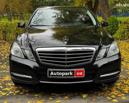 Мерседес Е-Класс 2010 в Киеве на Automoto.ua Черный Мерседес Е-Класс, объемом двигателя 2.1 л и пробегом 273 тыс. км за 12940 $, фото 1 на Automoto.ua
