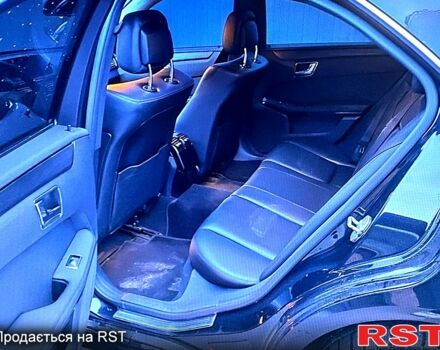 Черный Мерседес Е-Класс, объемом двигателя 2.1 л и пробегом 0 тыс. км за 10500 $, фото 4 на Automoto.ua